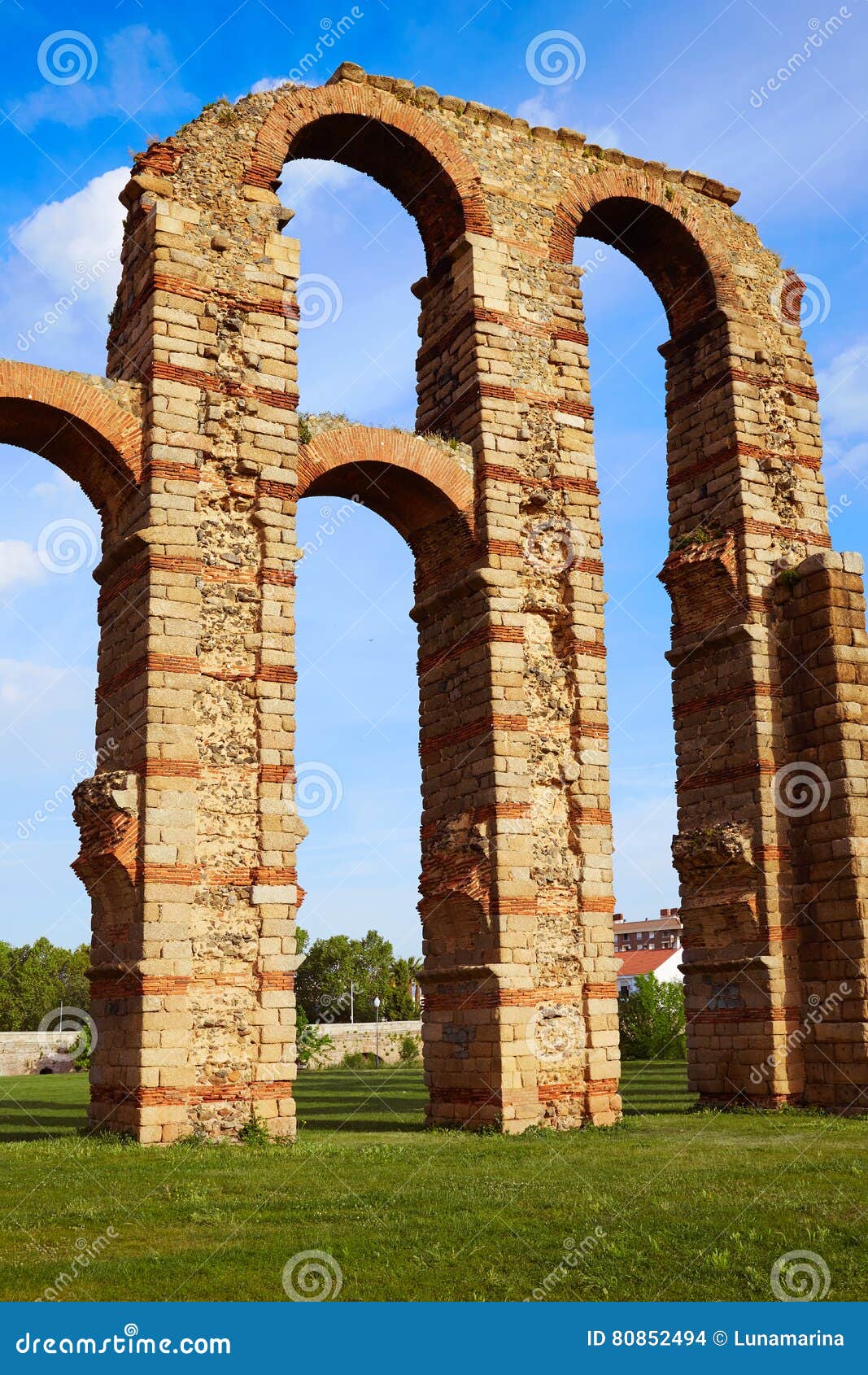 acueducto los milagros merida badajoz aqueduct