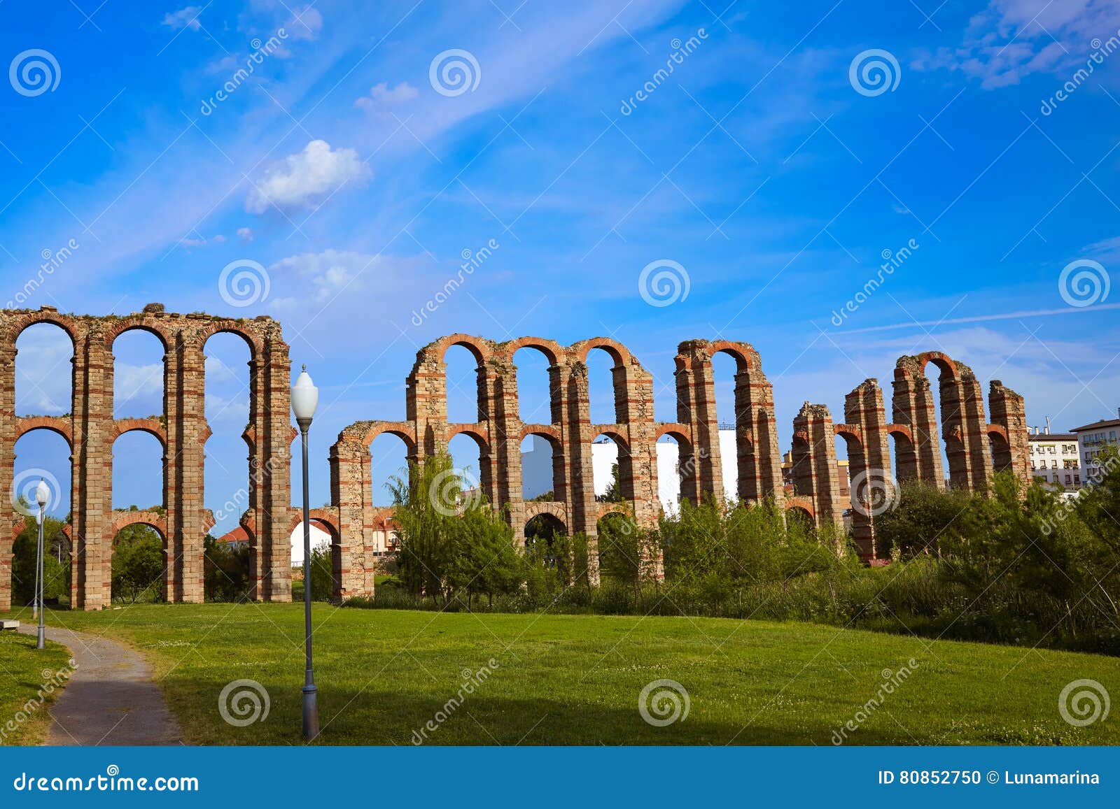 acueducto los milagros merida badajoz aqueduct