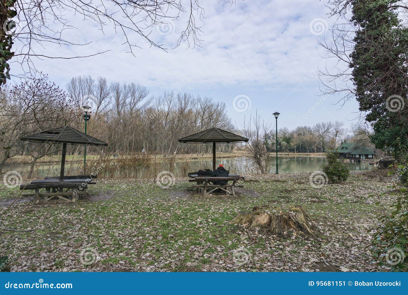 Ada Lake imagen de archivo. Imagen de hermoso, azul, cielo 95681151