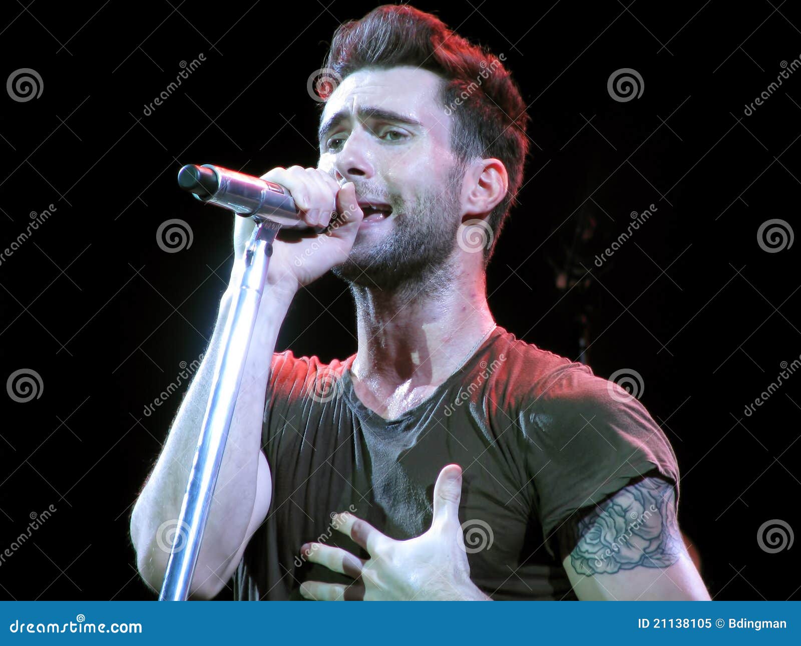Adam Levine of Maroon 5 - Live Performance Editorial Image - Image of  musician, five: 21138105