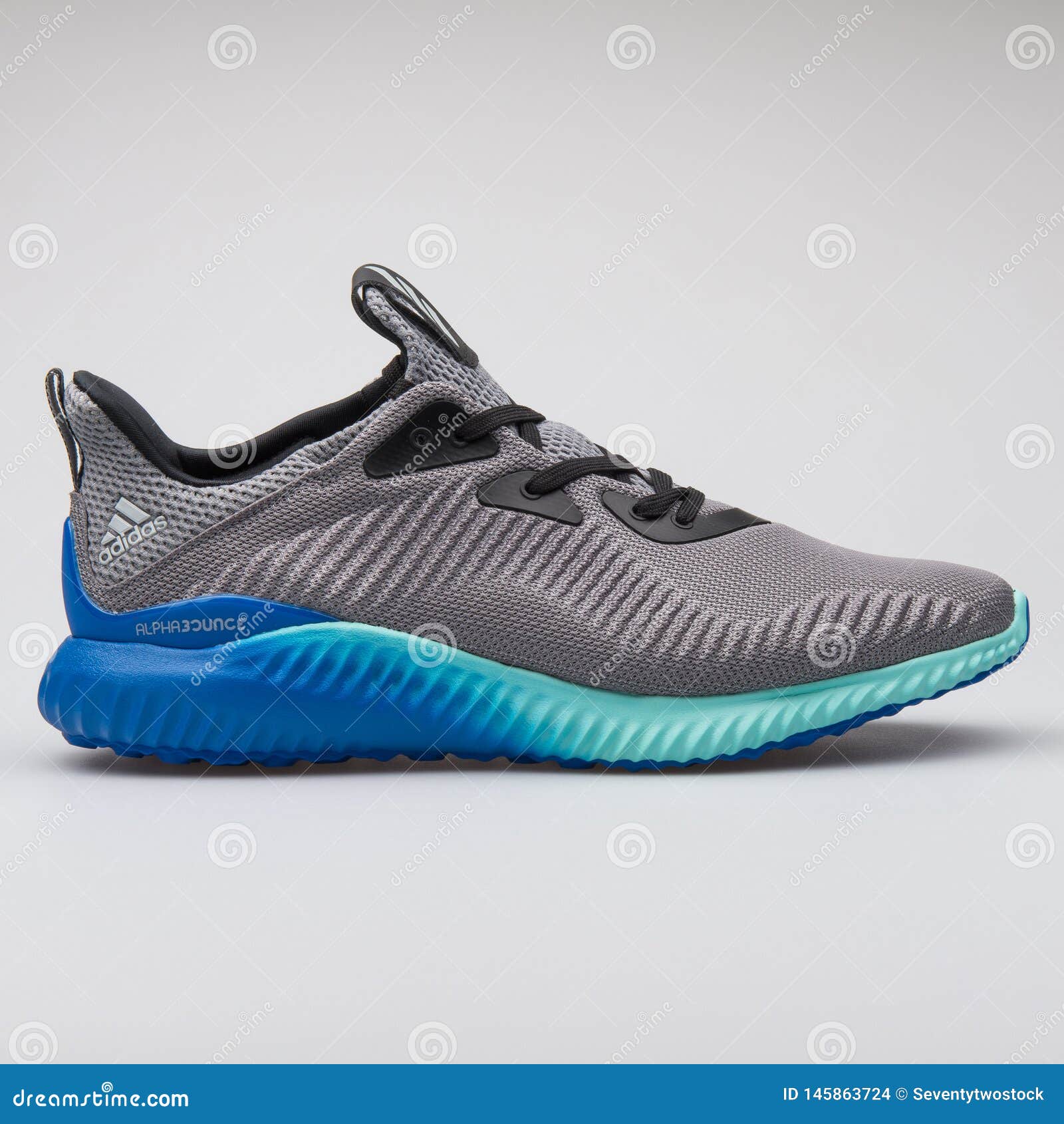 Adidas Alphabounce Zapatilla De Deporte Gris Y Azul De 1 de archivo editorial - Imagen de calzado, deportes: 145863724