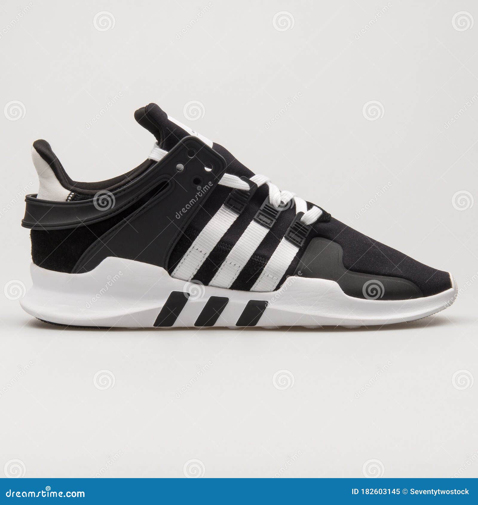Adidas Support Adv Sneaker Negro Y Imagen editorial - Imagen de ejercicio, manera: 182603145