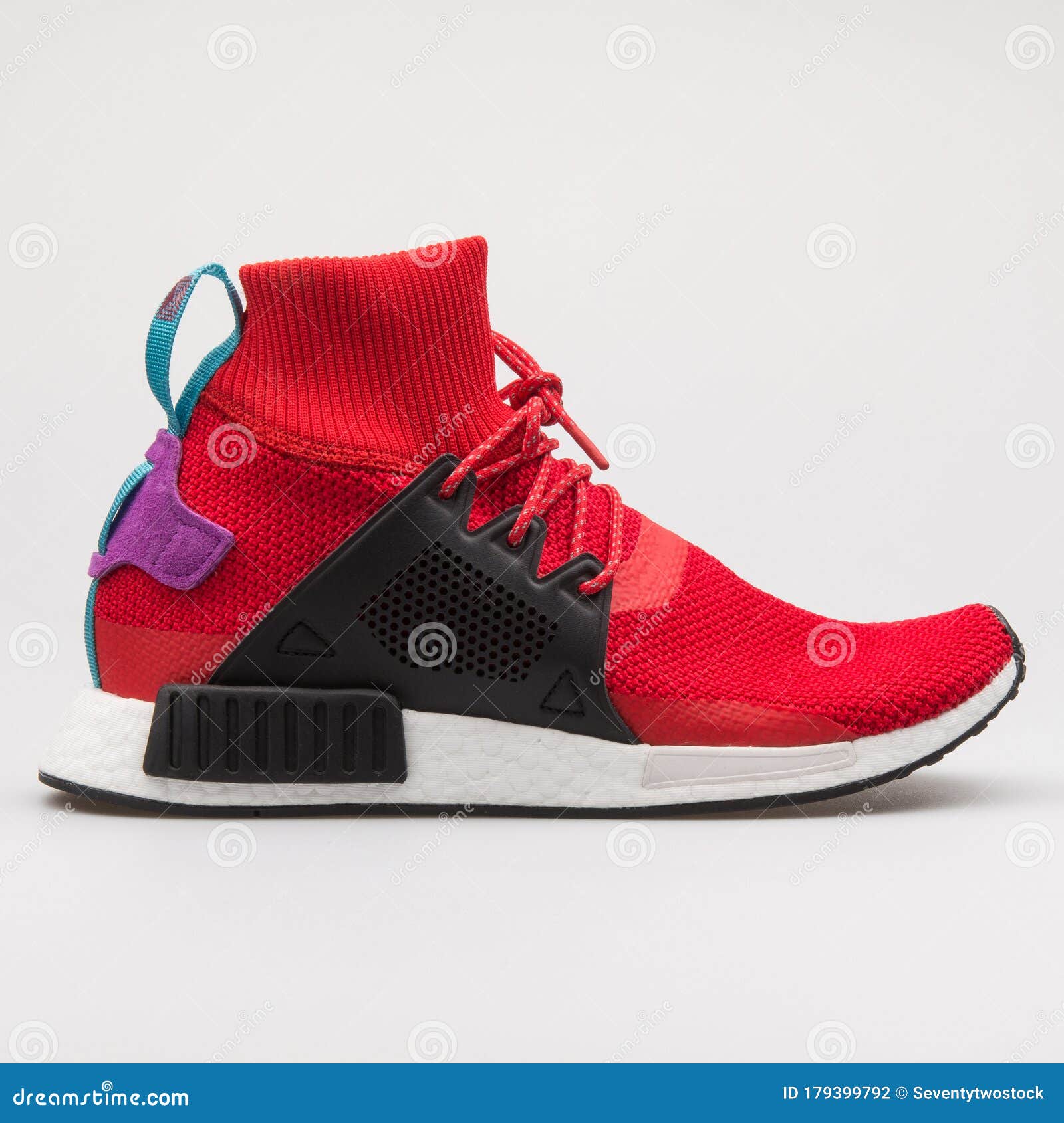 Adidas Nmd Xr1 Invierno Zapatillas Rojas Negras Fotografía editorial - Imagen calzado, deslumbrante: 179399792