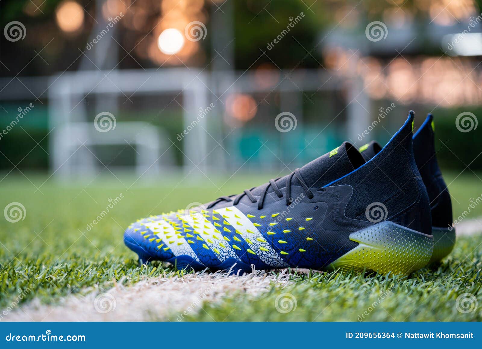 Adidas Predator Freak Nuevas Botas De Fútbol En 2021. Imagen de archivo  editorial - Imagen de nuevo, lanzamiento: 209656364