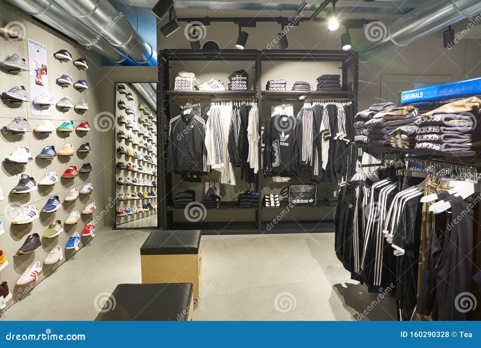 adidas verona store