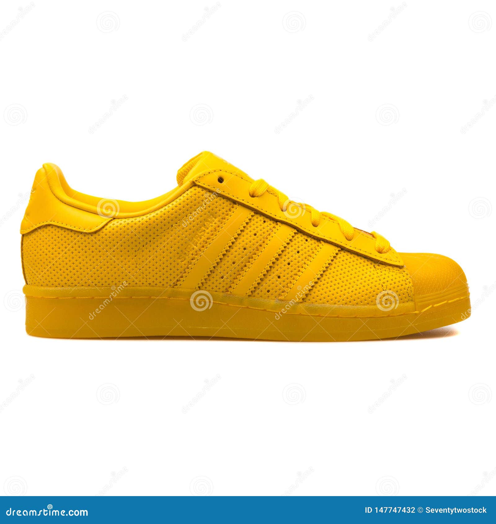 Cooperación salvar Relajante Adidas Superstar Adicolor Yellow Sneaker Editorial Photography - Image of  footwear, sole: 147747432