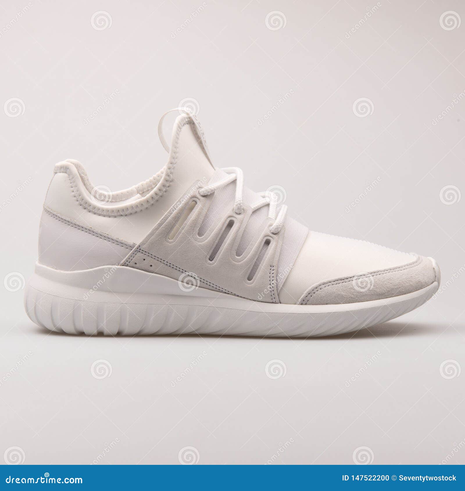 adidas tubular radial white womens