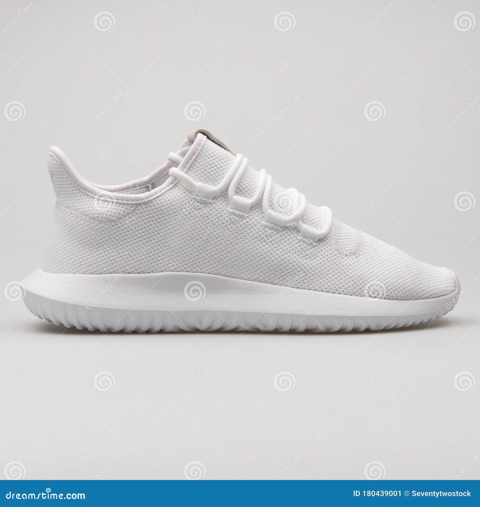 Adidas Tubular Sombra Foto editorial - Imagen de lifestyle, 180439001