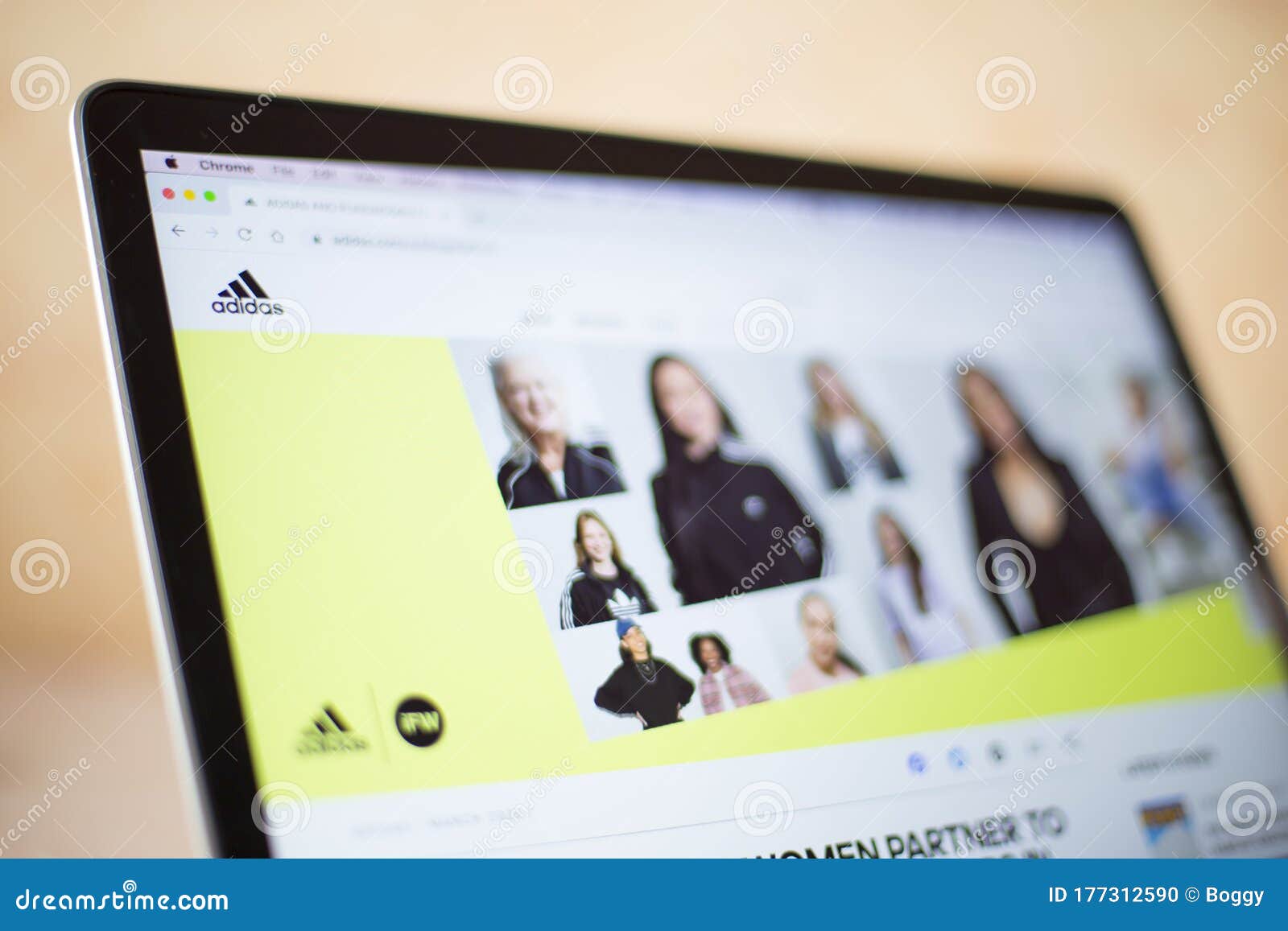 addidas web