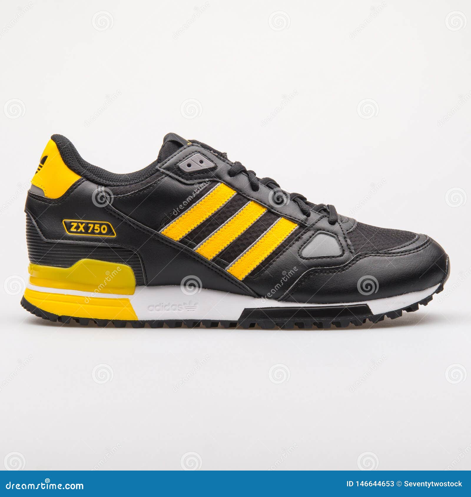 Tacón Asco repentino Adidas ZX 750 Black and Yellow Sneaker Editorial Stock Photo - Image of  mens, sole: 146644653