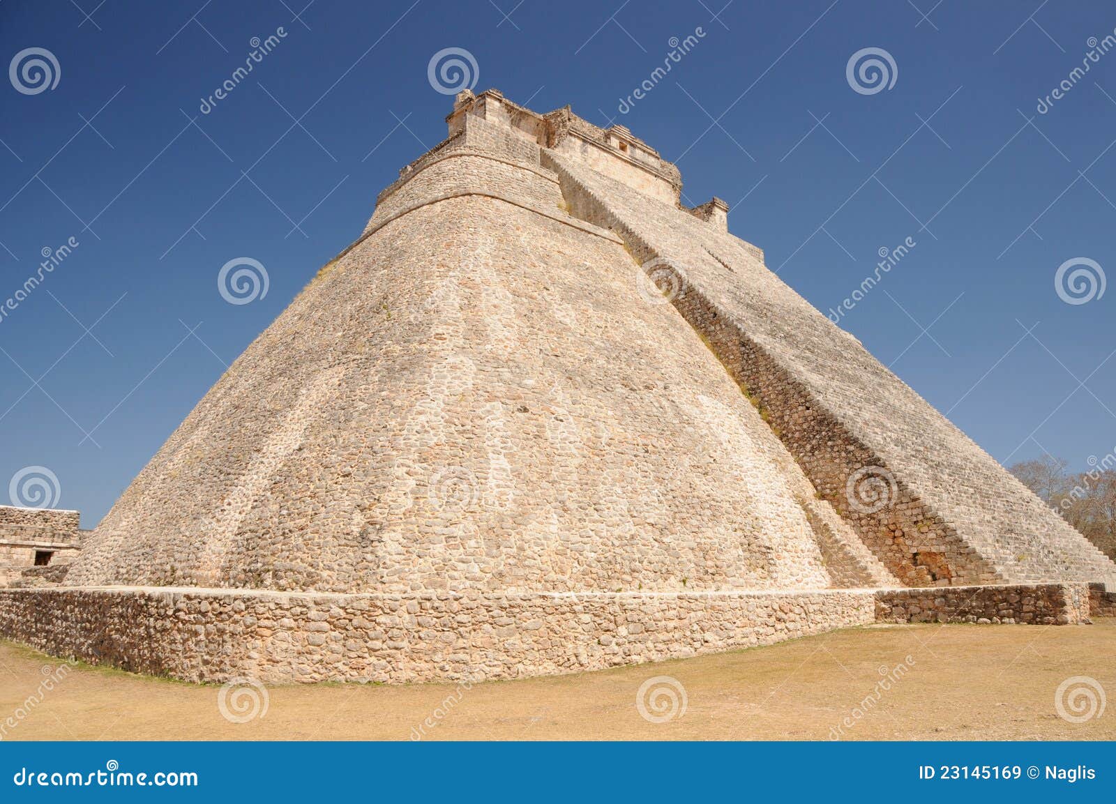 adivino pyramid in uxmal, mexico