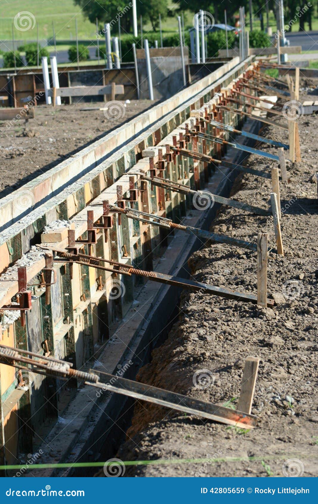Adjustable wall forms stock image. Image of construction - 42805659