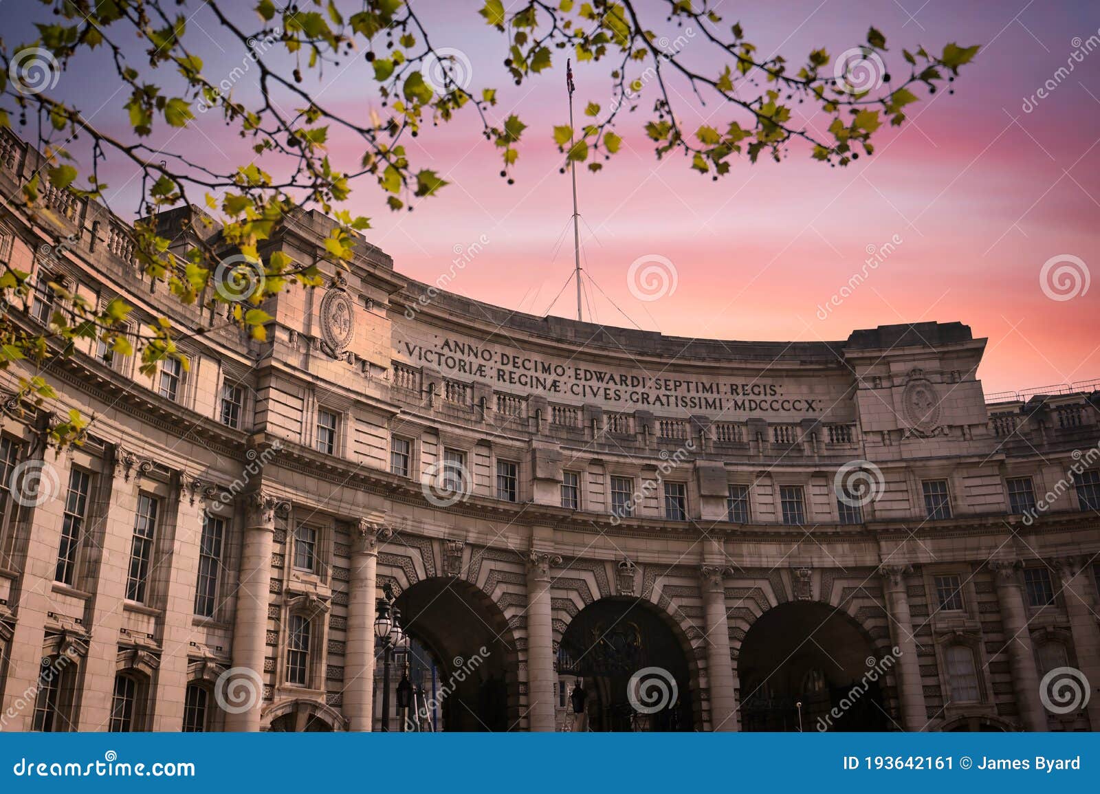 admiralty arch at dusk in central london, uk