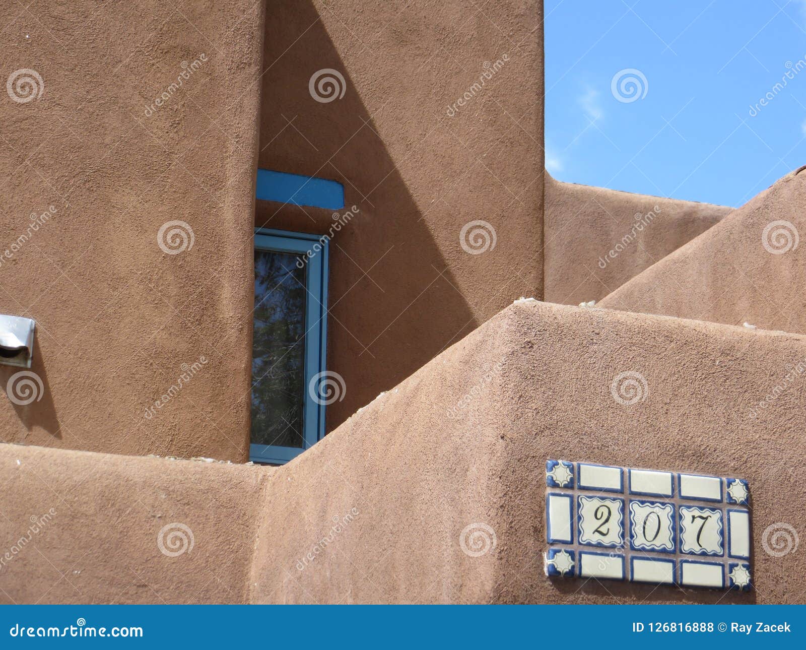 AdobeHaus, Taos, New Mexiko Stockfoto Bild von adobe, blau 126816888