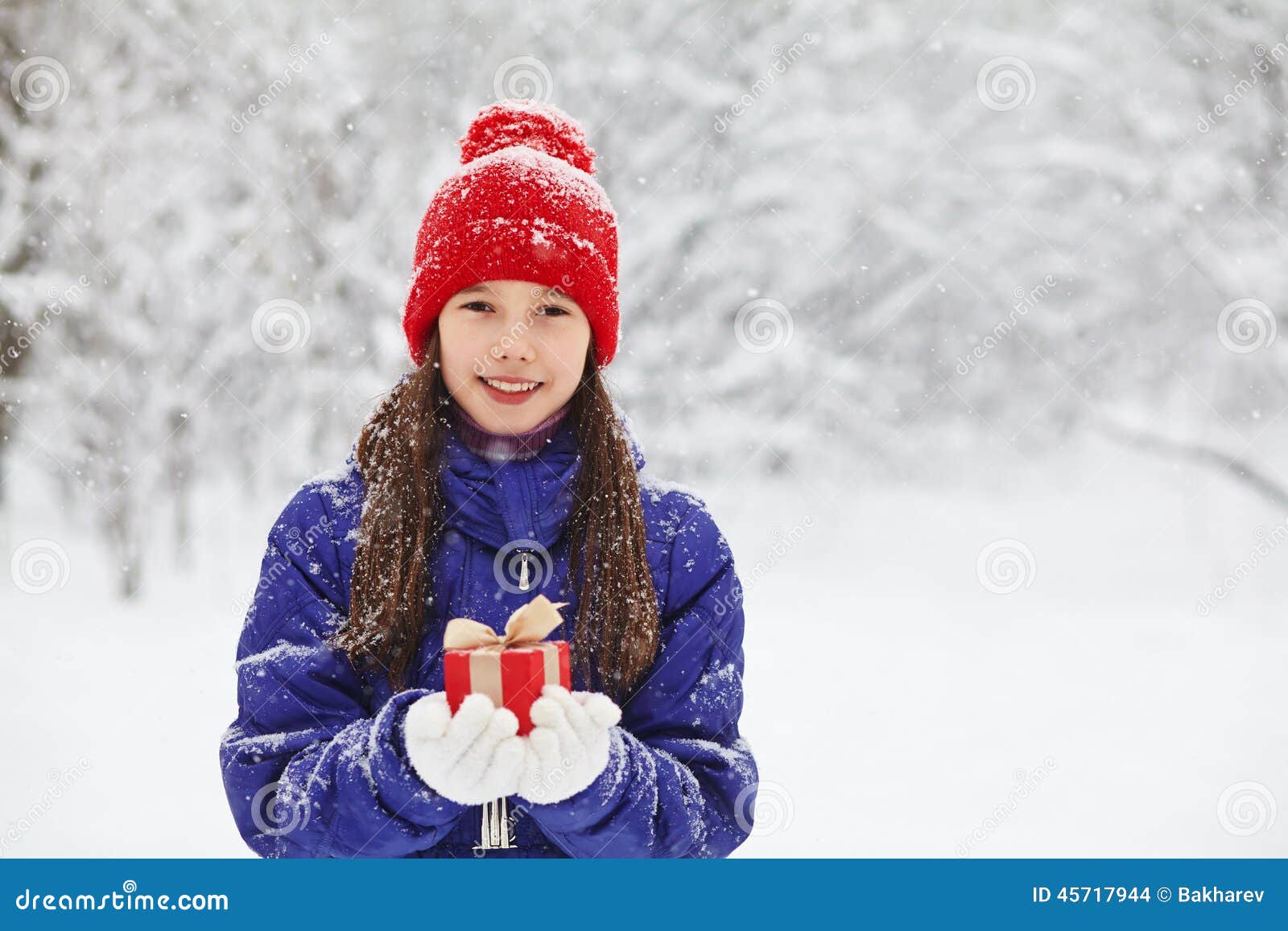 Cute teen picture. Девочка подросток зима. Девочка подросток зимой. Красивые девушки подростки зимой. Подросток зимой на улице.