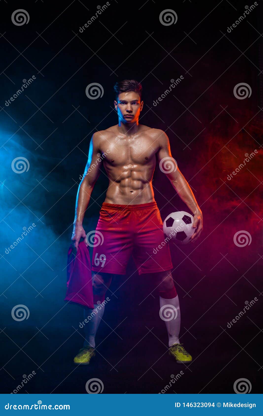 Jogador De Futebol. Jogador De Futebol Adolescente. Dia Do Jogo