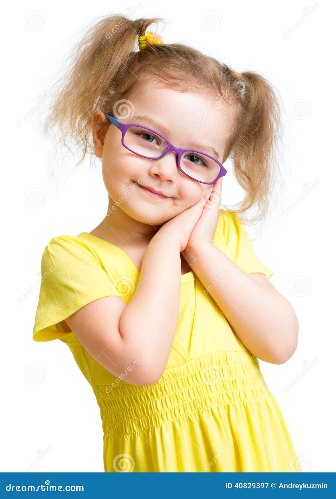 adorbale child in glasses 