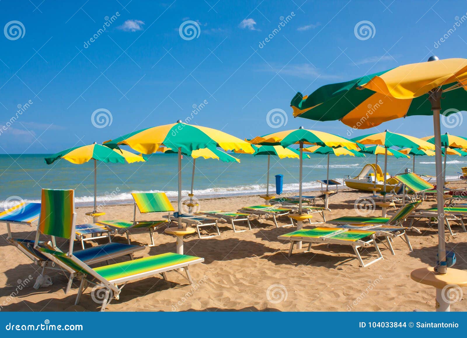 Adriatic Sea Coast View. Seashore of Italy, Summer Umbrellas on Sandy ...