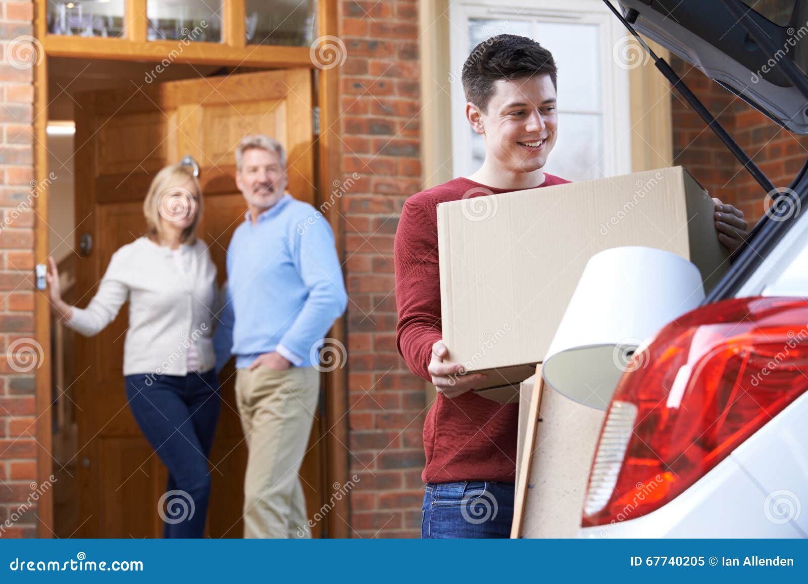 adult son moving out of parent's home