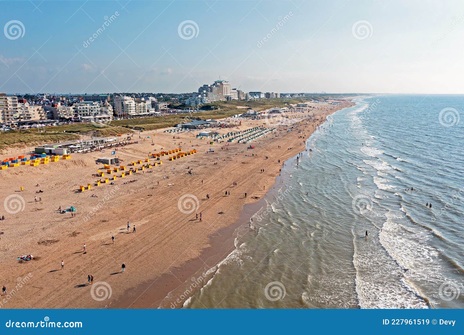 Middag eten Plateau fluweel Aerial from the Beach in Noordwijk Aan Zee in the Netherlands Stock Image -  Image of sandbeach, leisure: 227961519