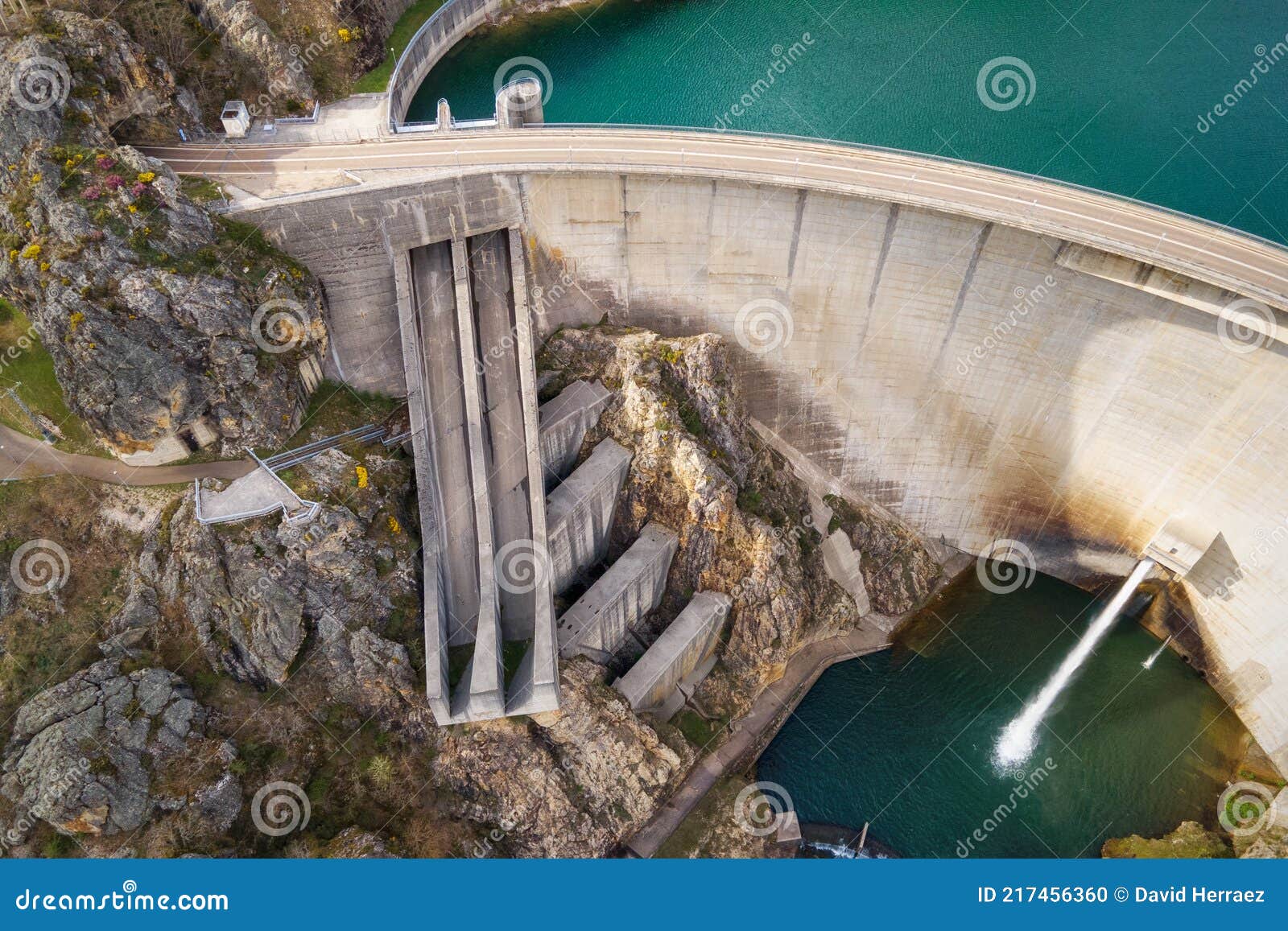 Ved Indtil nu at retfærdiggøre Aerial Drone Footage Top View Water Dam and Reservoir Lake, Generating  Hydro Electricity Power Renewable Energy and Stock Photo - Image of nature,  environment: 217456360