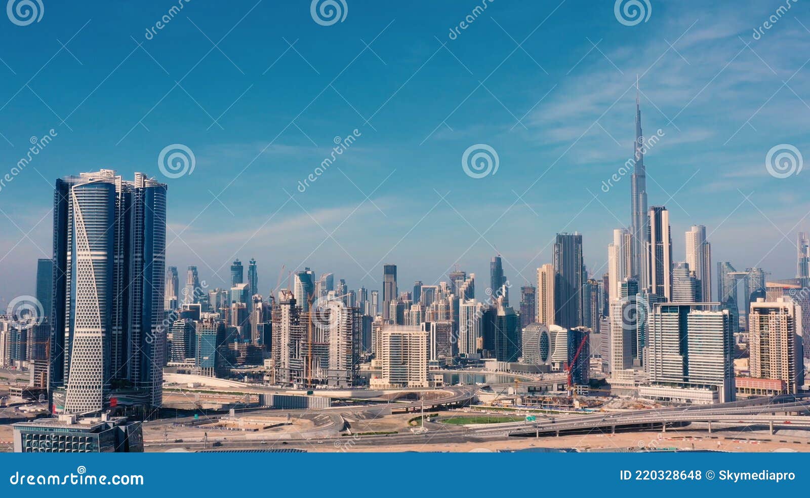 at forstå linned Morgenøvelser AERIAL. Drone Video of Dubai City at Day Time. Modern City Concept Vith  Transport and River Stock Photo - Image of burj, dubai: 220328648