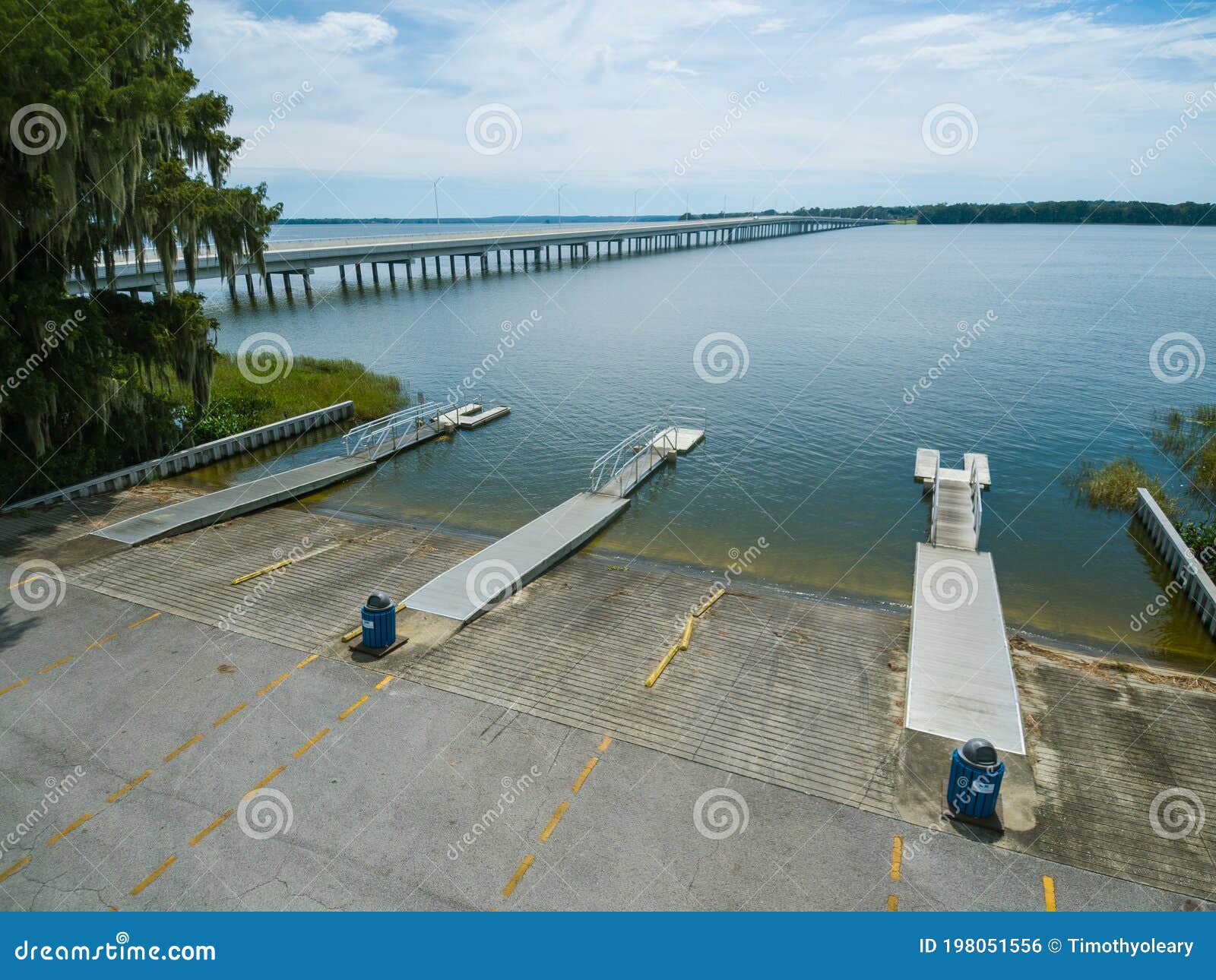 aerial photograph of lake harris at tavares florida usa with highway 19