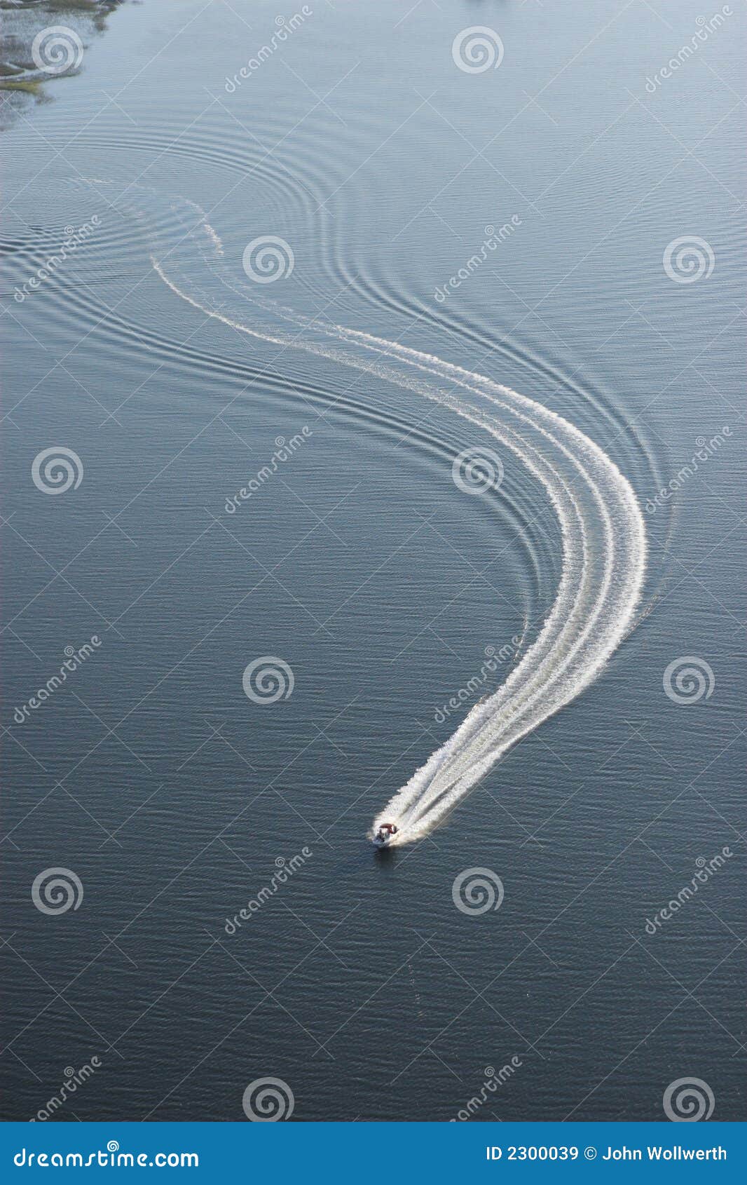 Aerial View Of Boat And Wake Royalty Free Stock Images - Image: 2300039