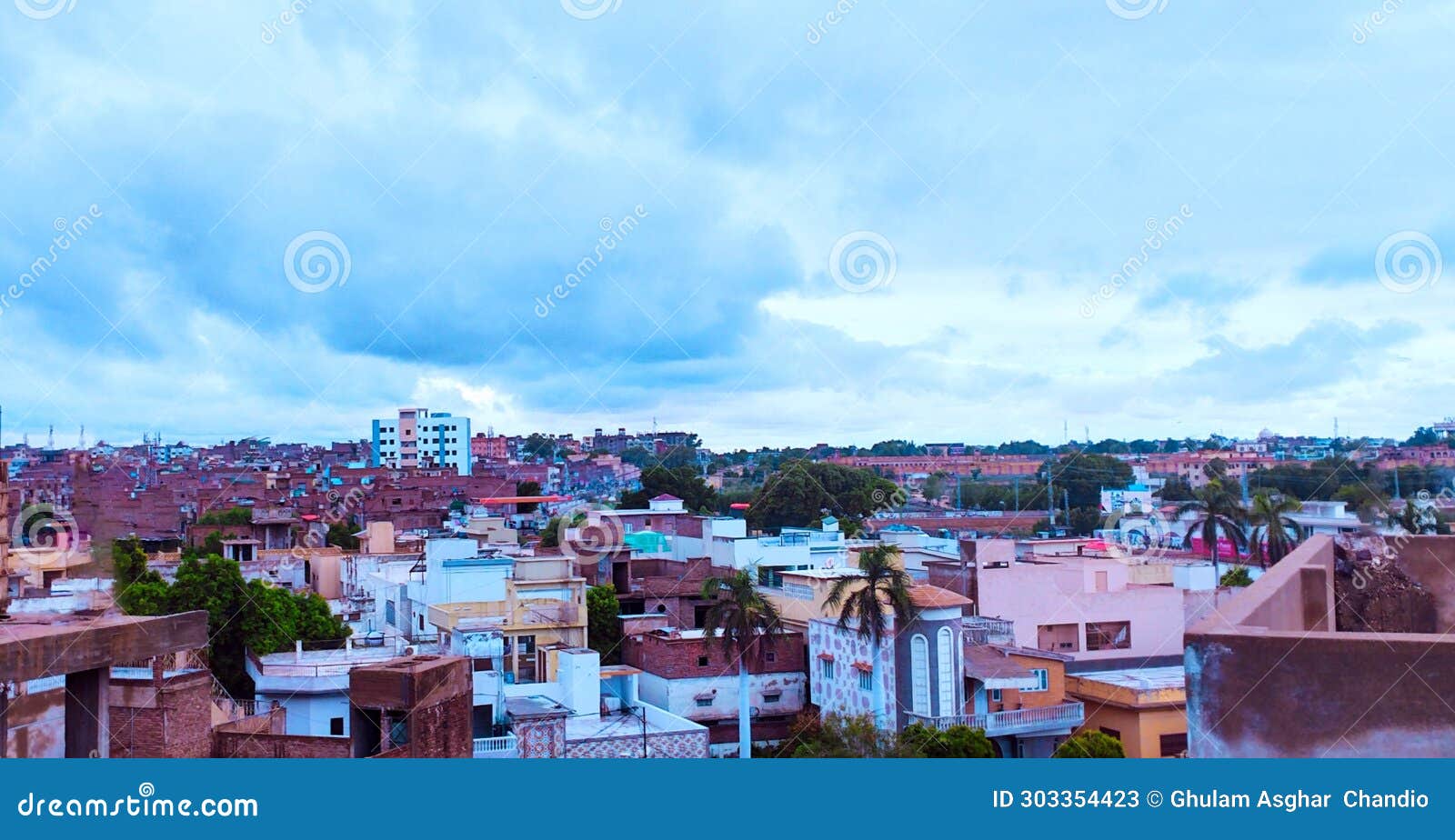 aerial view of a cityscape or townscape from rooftop of a building paysage urbain, paisaje urbano, paisagem urbana photo