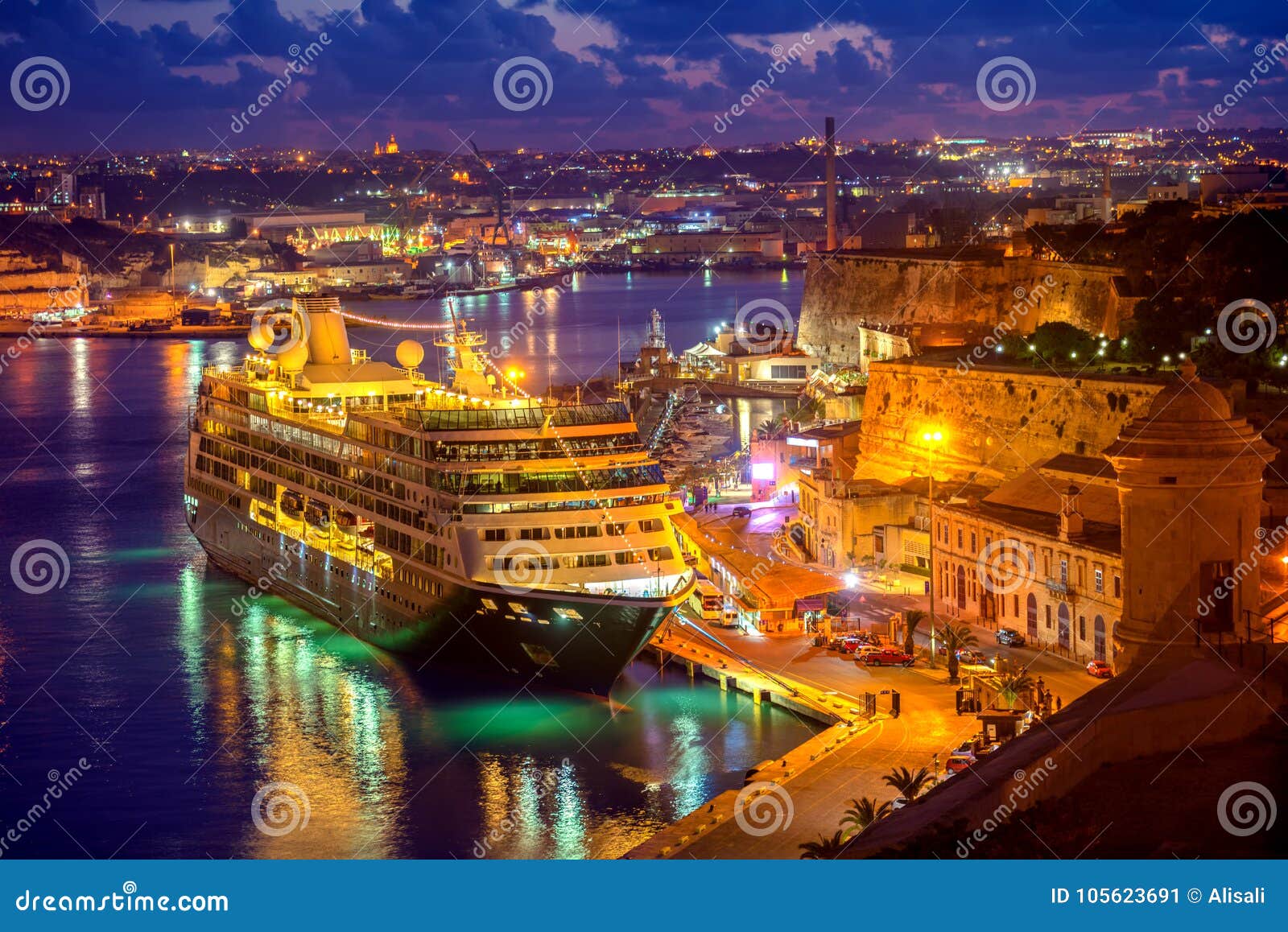 valletta harbour night cruise