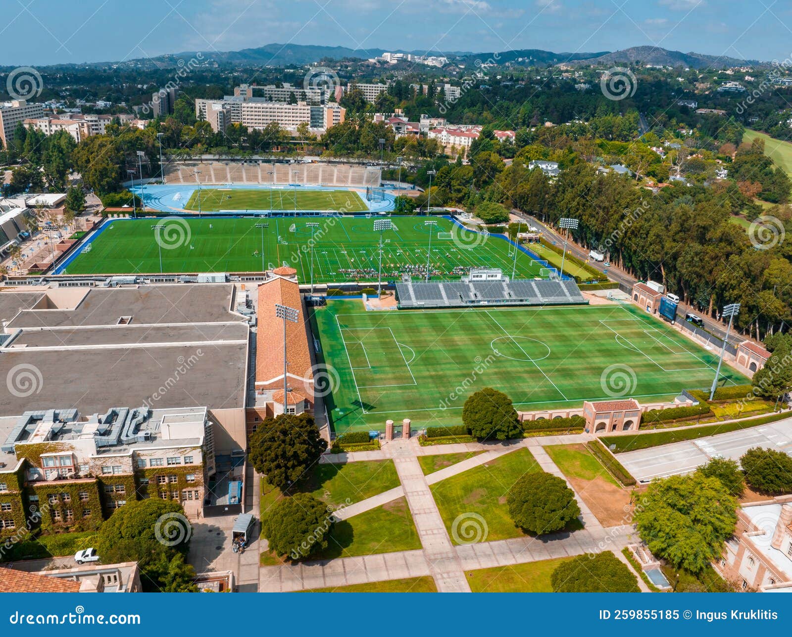 4,582 Ucla Bruins Football Field Stock Photos, High-Res Pictures