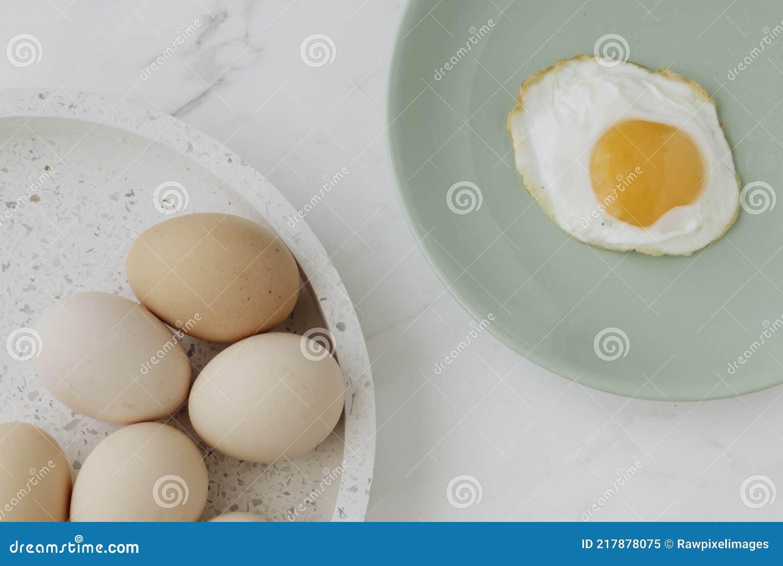 Aerial View of a Fried Egg on a Green Plate Stock Image Image of meal, preparation 217878075