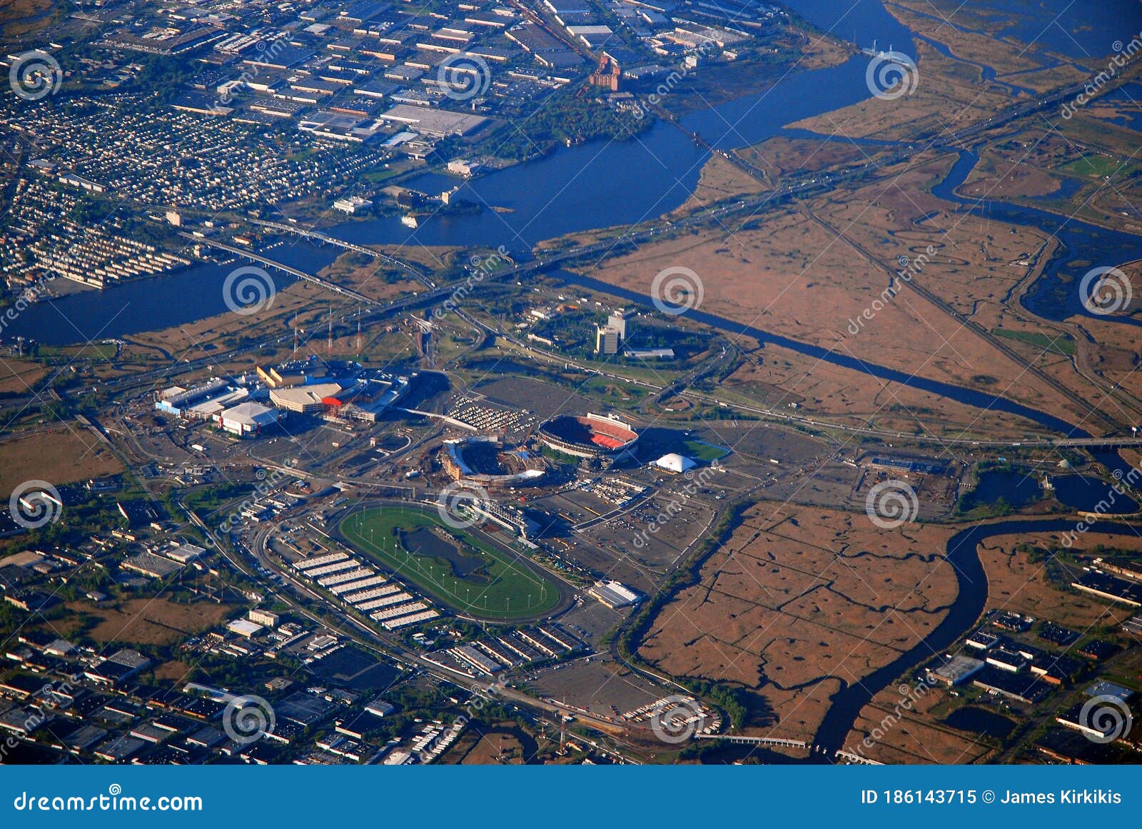 37 Meadowlands Sports Complex Images, Stock Photos, 3D objects