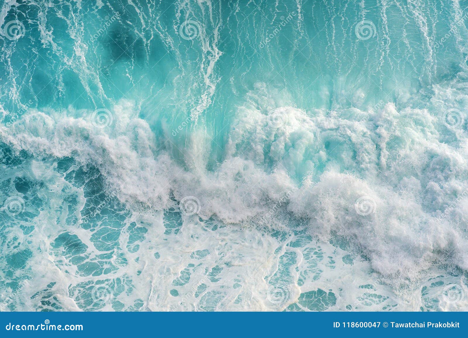 aerial view of the ocean wave