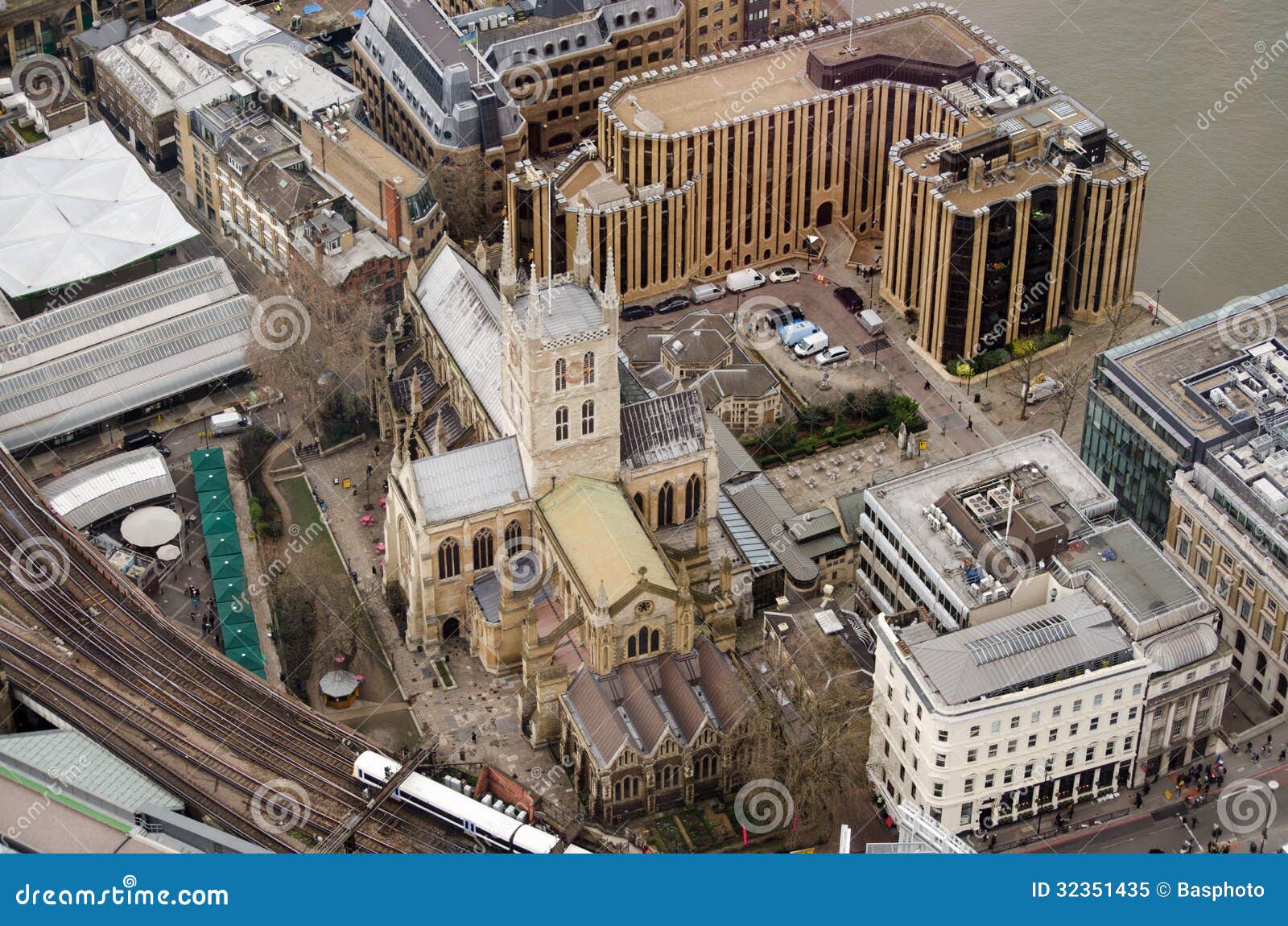 aerial view of southwark cathedral