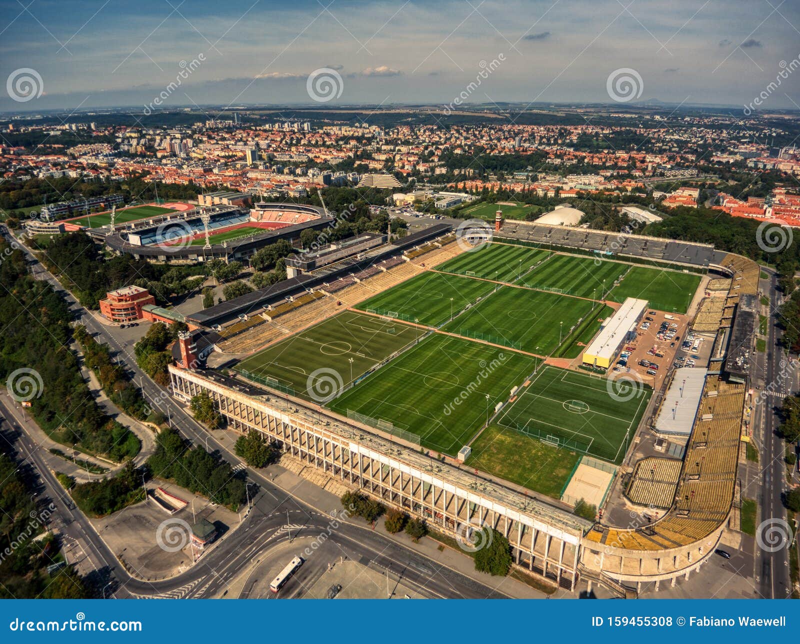 Soccer - UEFA Cup - Round Of 32 - Slavia Prague v Tottenham Hotspur -  Strahov Stadium Stock Photo - Alamy