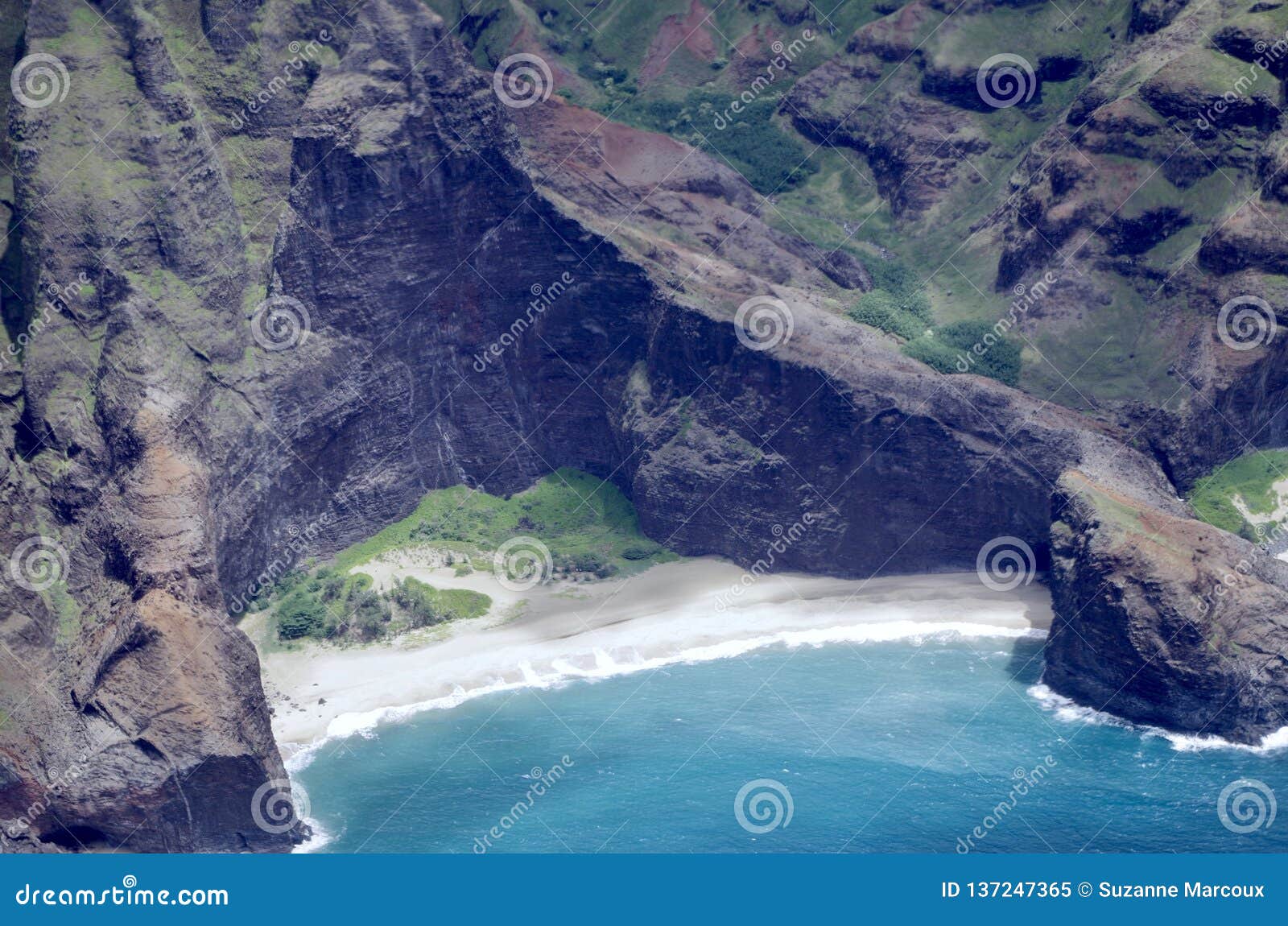 Na Pali Coastline, Kauai, Hawaii, USA Stock Image - Image of line ...