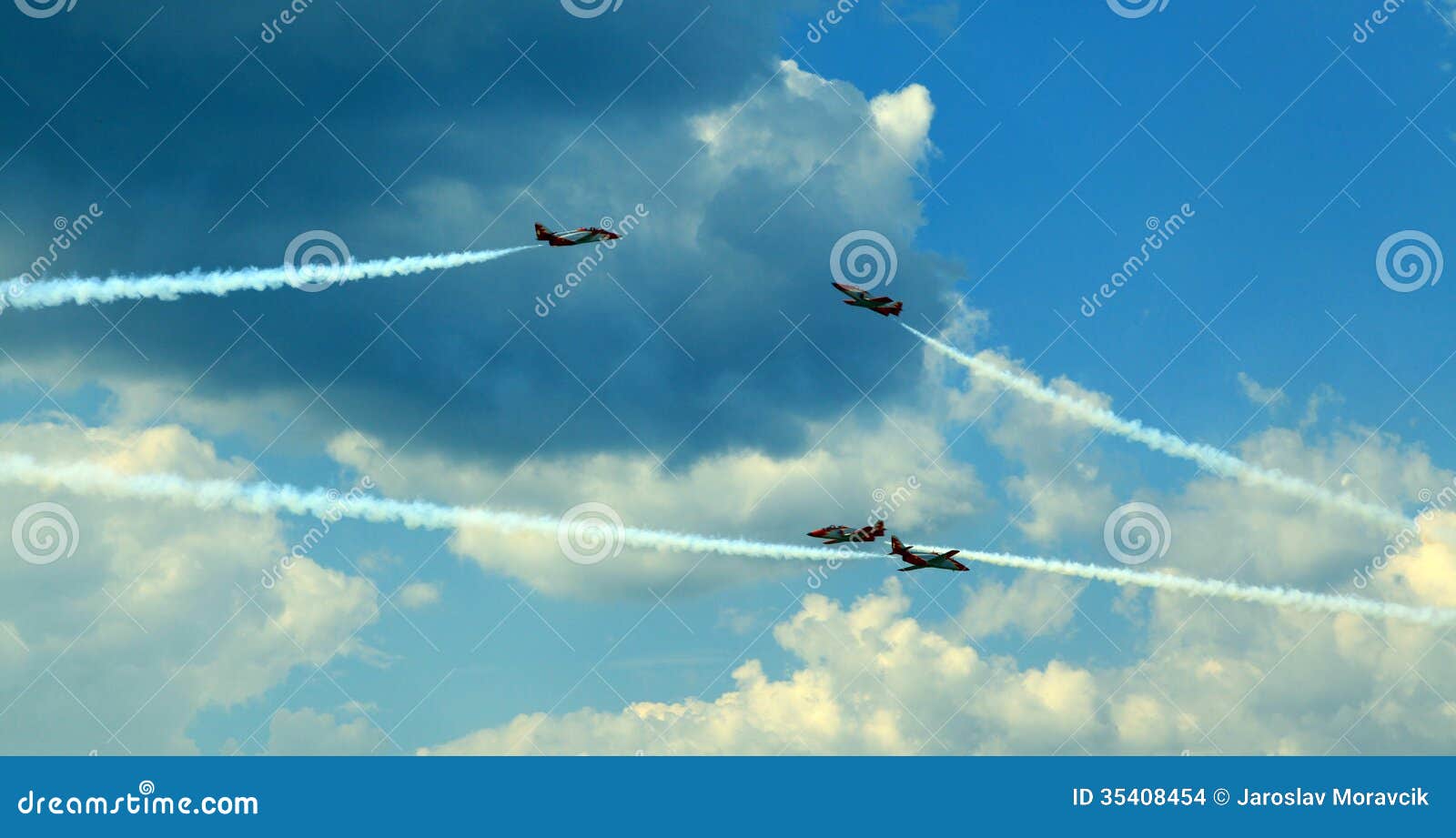 aerobatic demonstration team patrulla aquila