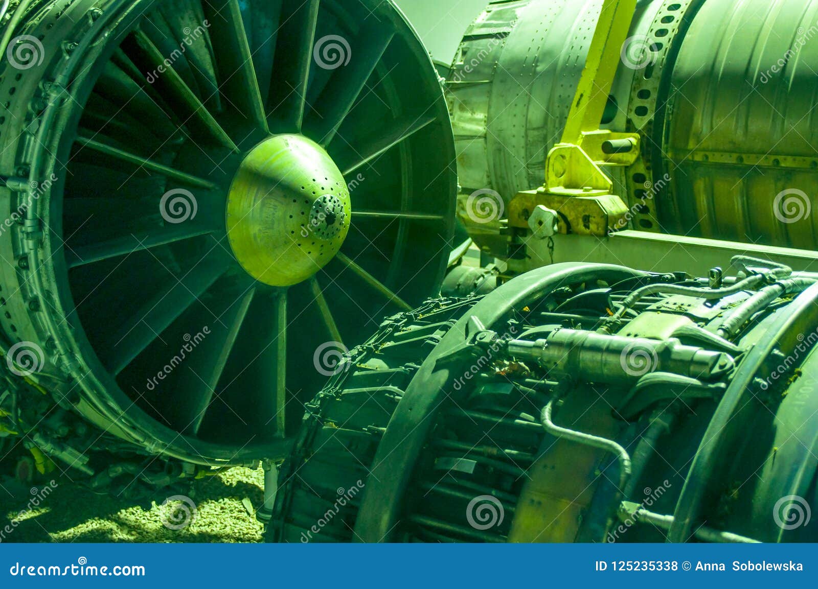 aerospace engineering, pieces of aircraft machinery,