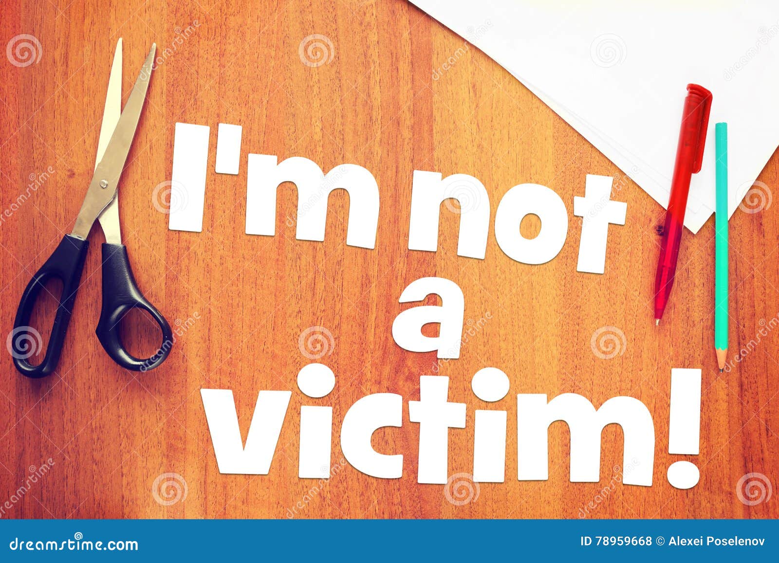 Affirmation Je Ne Suis Pas Une Victime Sur Le Bureau Photo Stock Image Du Suis Affirmation 78959668