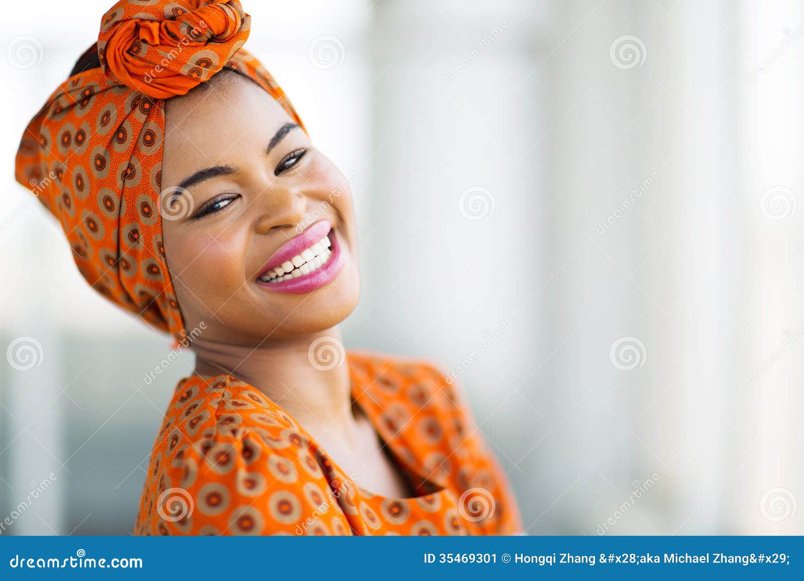 Traditional african woman hi-res stock photography and images - Alamy