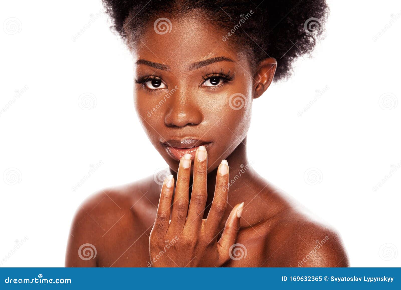 Afrikanisch-amerikanische Sexy-Frauen Mit Leidenschaftlichem Blick  Stockbild - Bild von getrennt, dame: 169632365