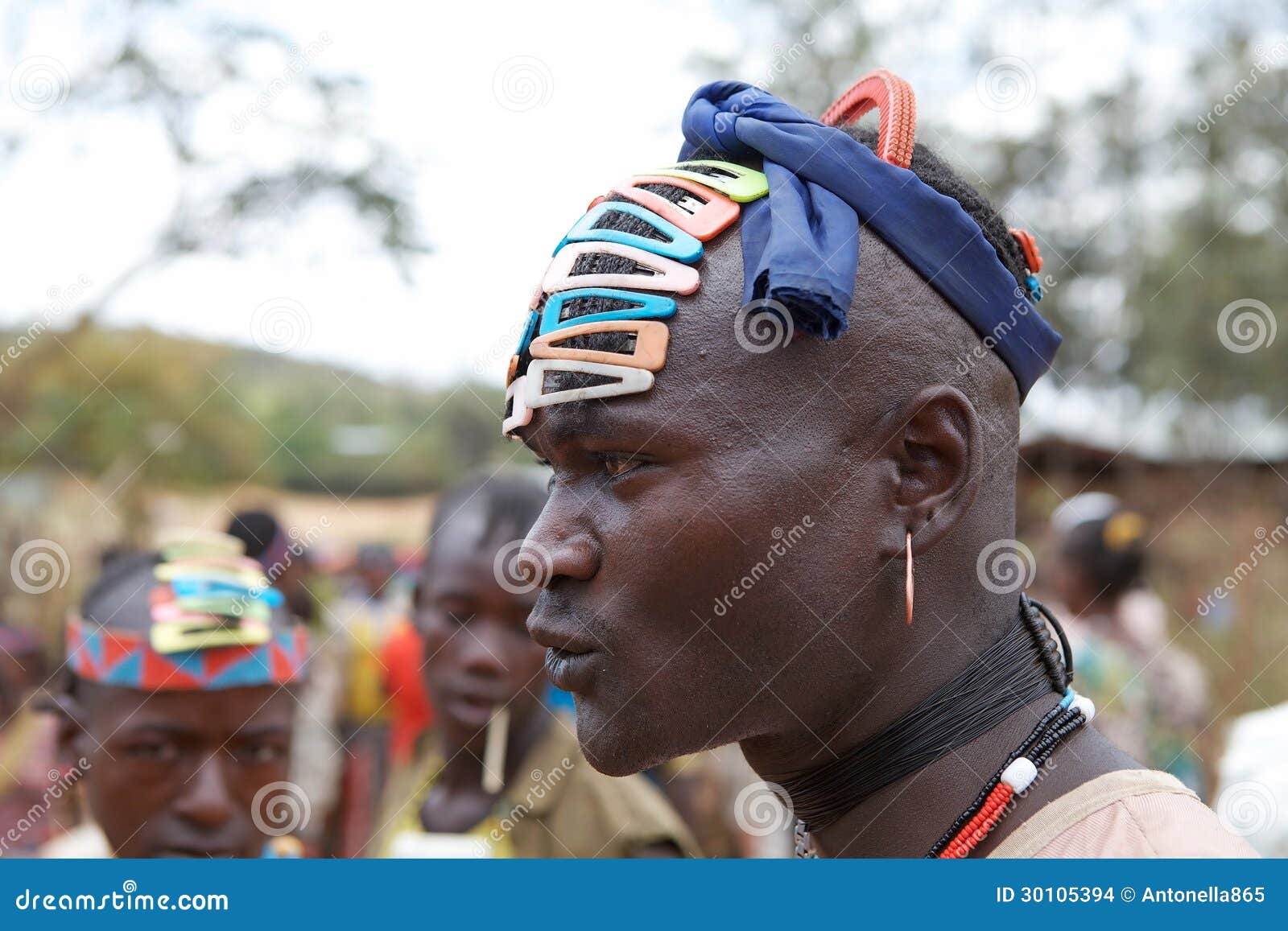 Afrikanischer Stammes Mann Redaktionelles Stockbild Bild Von Mann Afrikanischer