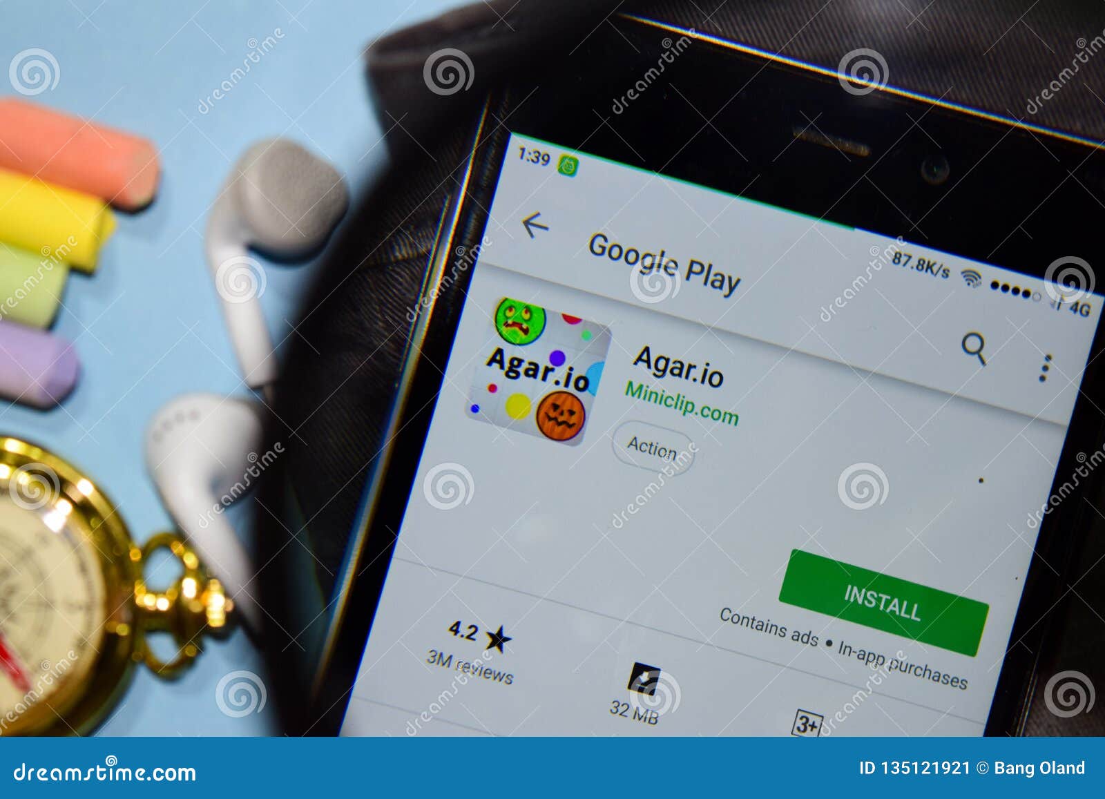 Agar.io Dev App with Magnifying on Smartphone Screen Editorial Photo -  Image of agario, cellphone: 135121921