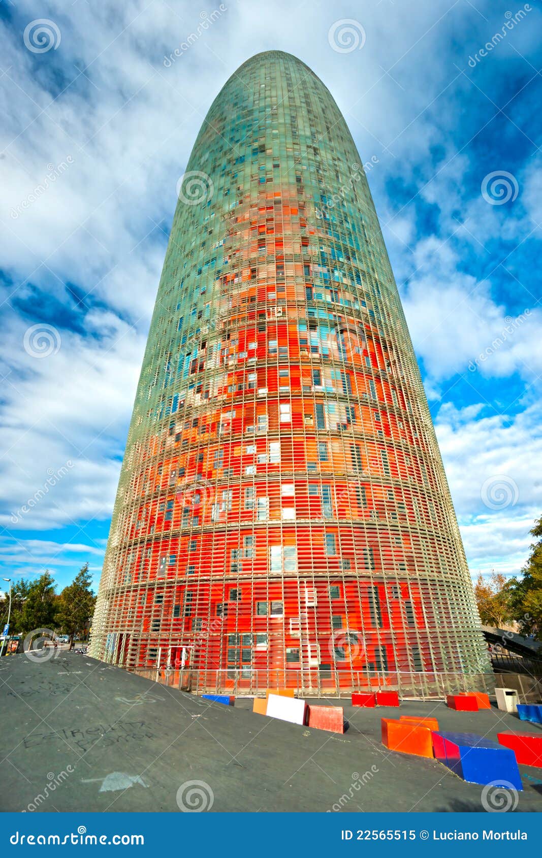 Baan Alarmerend geef de bloem water The Agbar Tower, Barcelona, Spain. Stock Image - Image of lonely, gaudi:  22565515