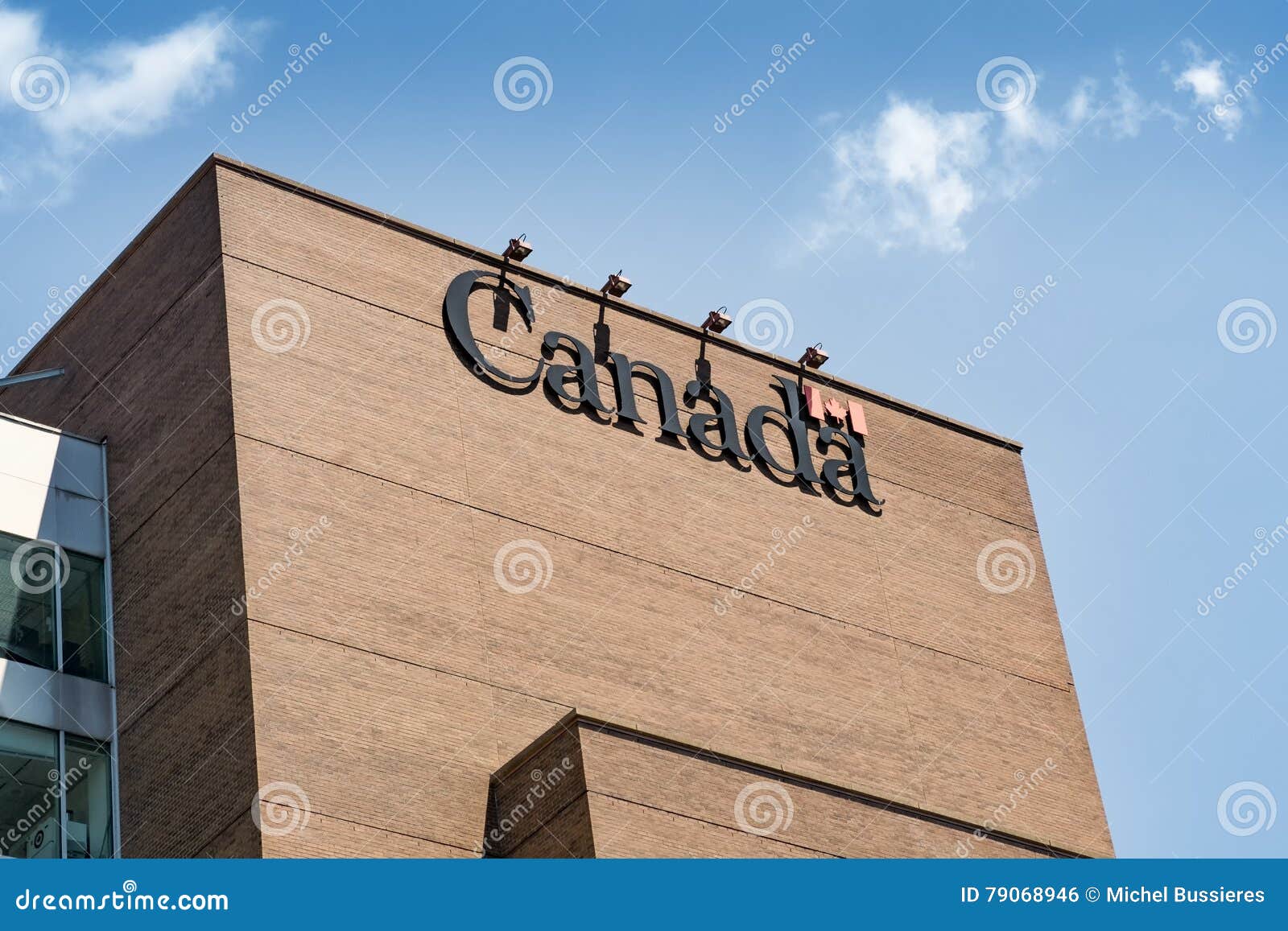 Agence de revenu de Canada photo éditorial. Image du constructions