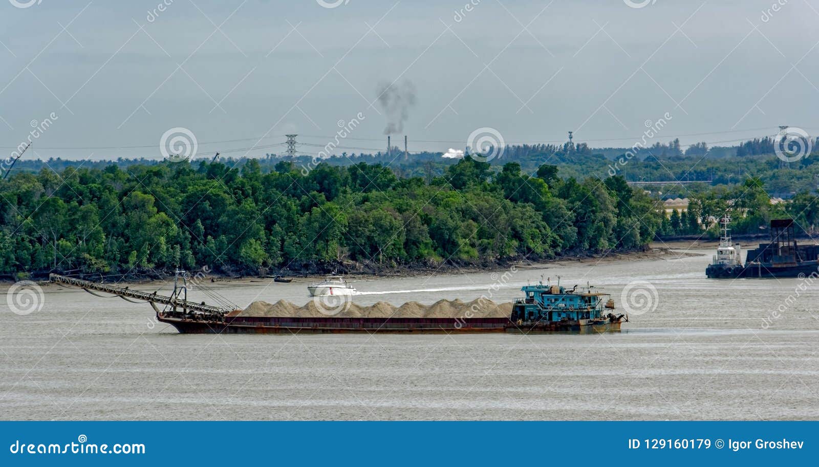 aggregates carrier vessel