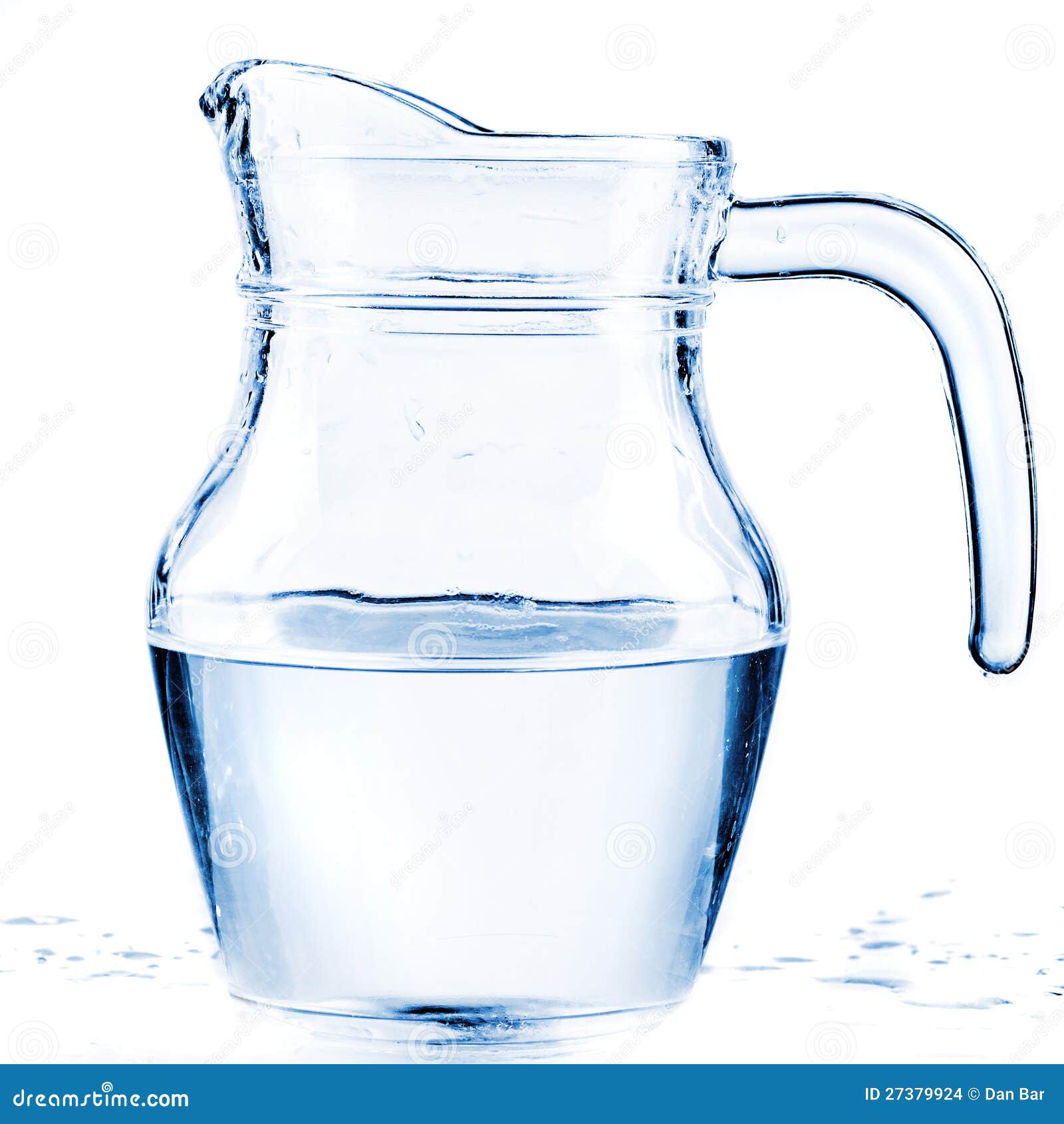 Agua Dulce En Una Jarra De Cristal Foto de archivo - Imagen de pureza,  imagen: 27379924
