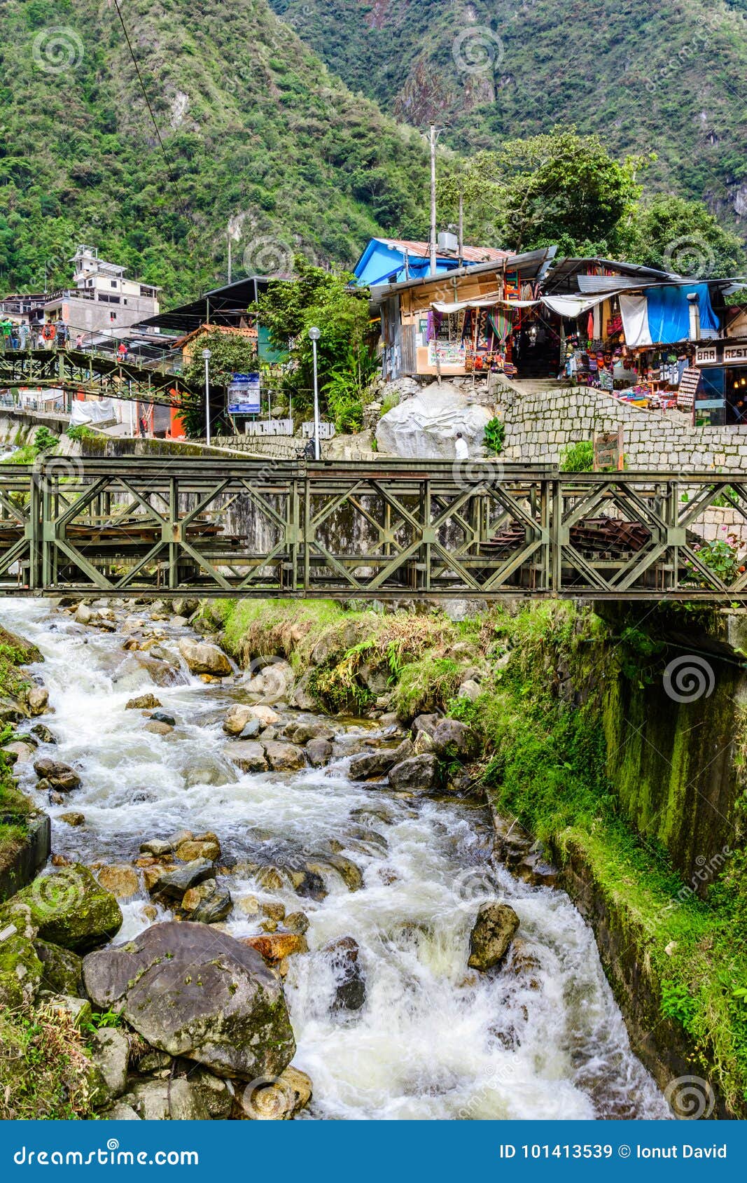 Cusco to aguas calientes distance