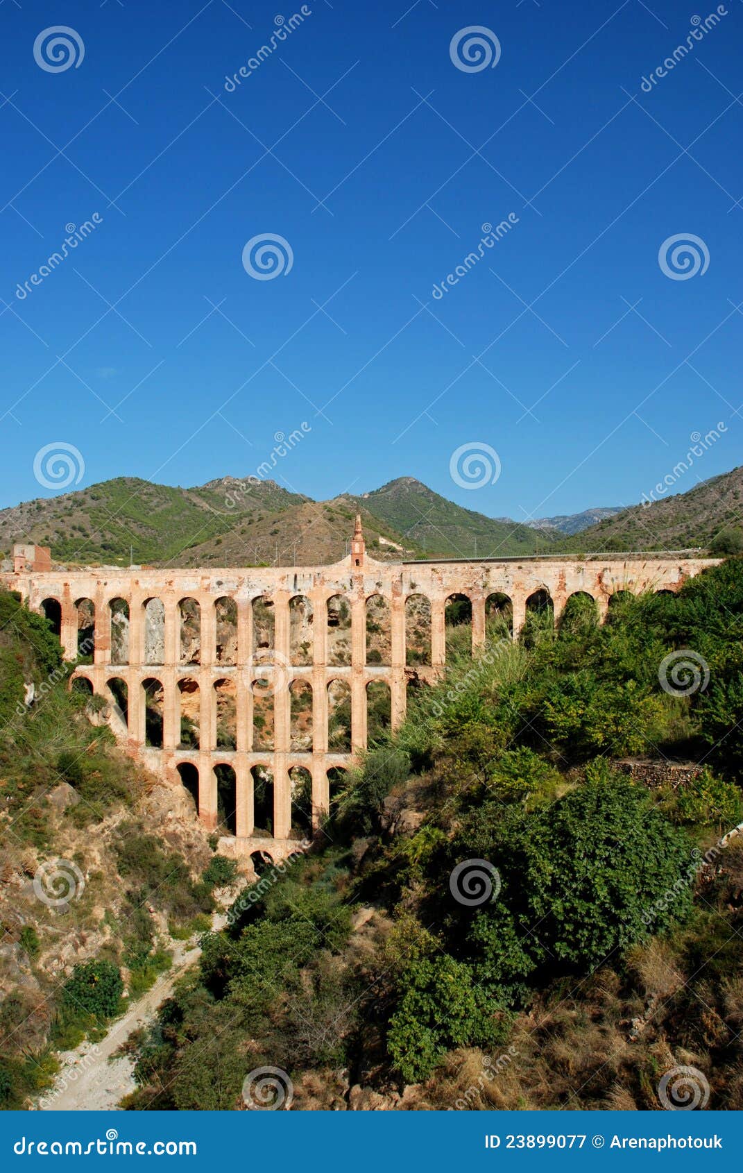 aguila aqueduct nerja
